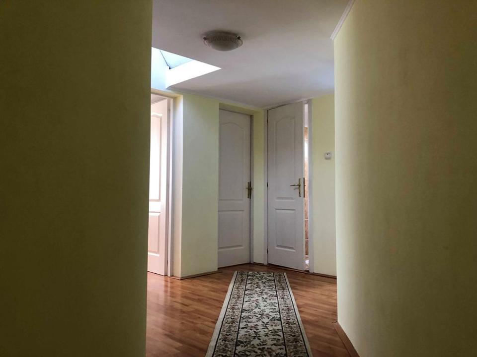 Balazs Vendeghaz Aparthotel Lupeni  Buitenkant foto